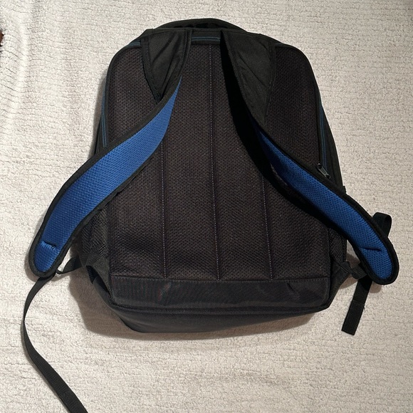 Dell Laptop Backpack - Picture 5 of 10